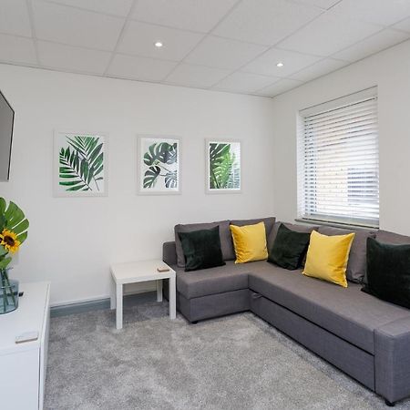 Sovereign Gate - 2 Double Bedroom Apartment In Portsmouth City Centre ภายนอก รูปภาพ