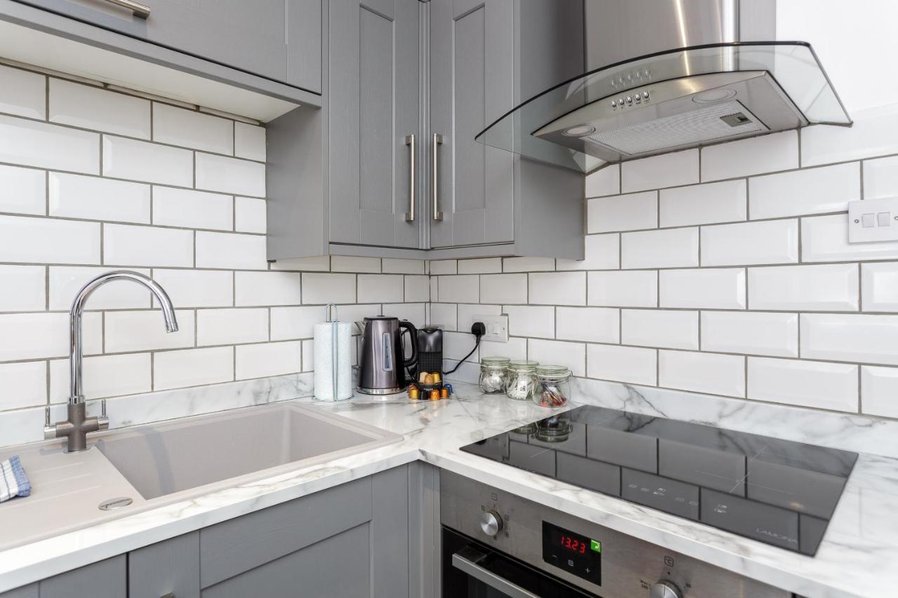 Sovereign Gate - 2 Double Bedroom Apartment In Portsmouth City Centre ภายนอก รูปภาพ